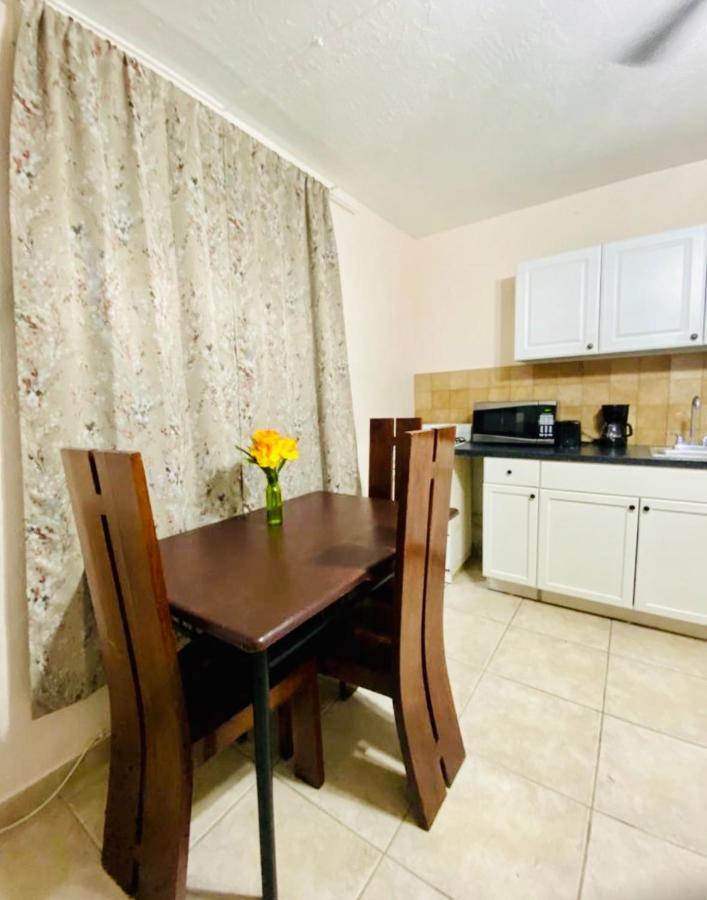 Hallandale Beach Motel With Free Parking And Full Kitchen ! No Extra Fees! Accepting Cash! Exterior foto